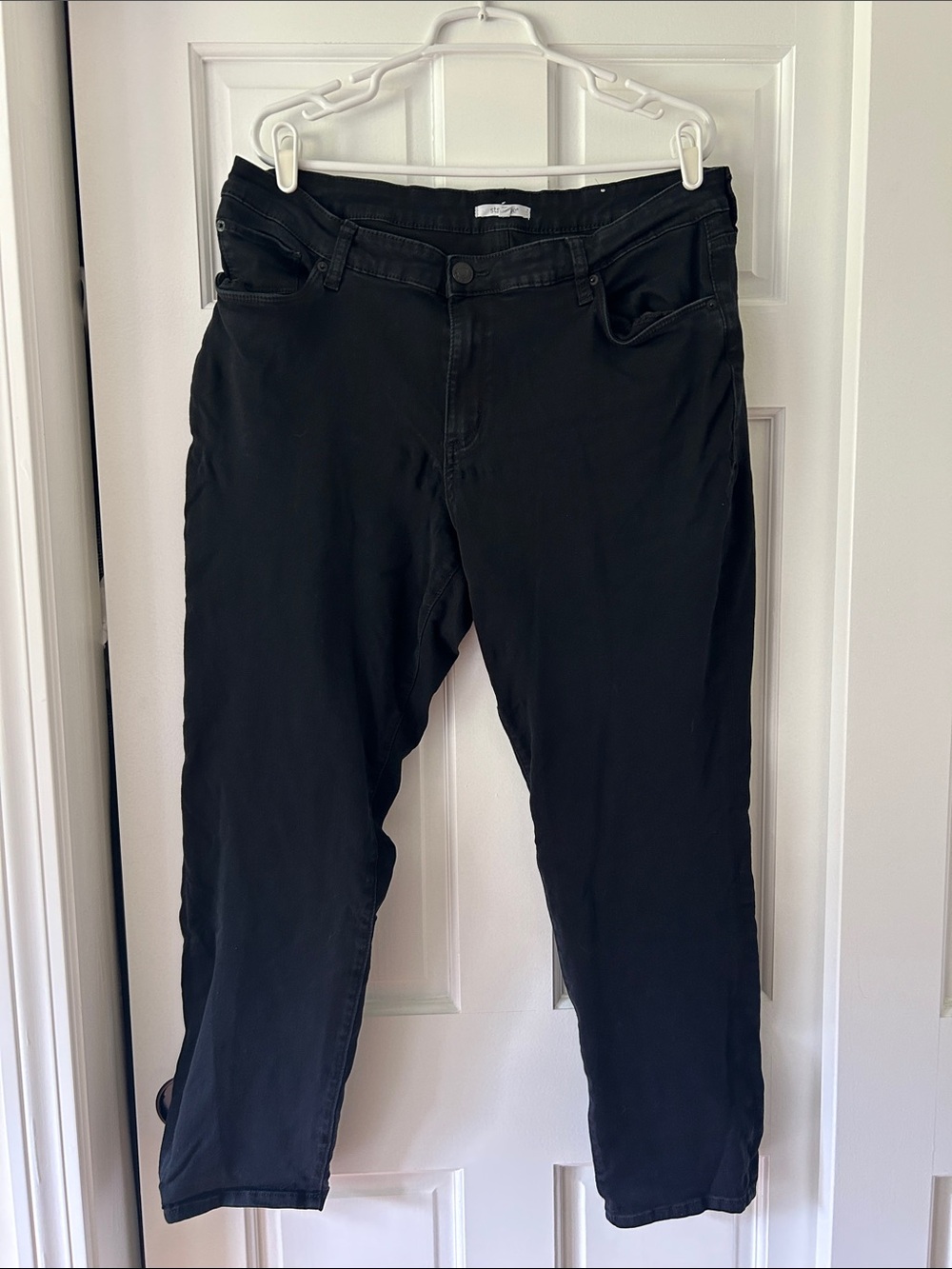 STS Blue women’s Black Slim Straight Jeans